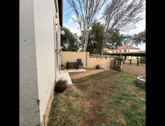 2 BEDROOM TOWNHOUSE FOR SALE IN ZANDSPRUIT